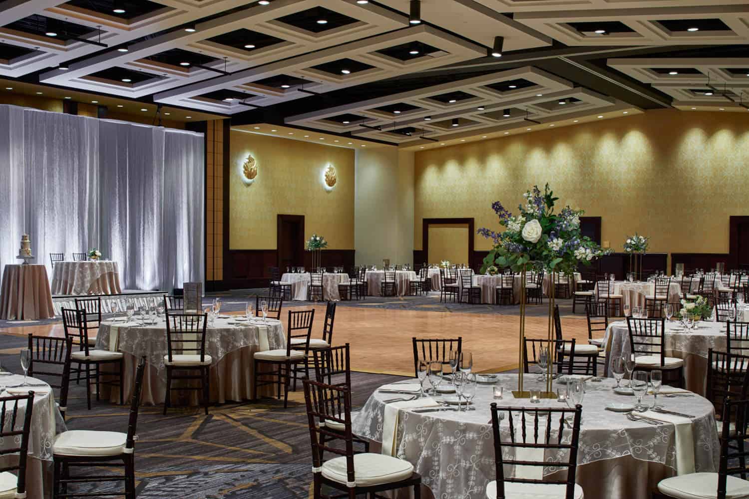 MH_LNSMC_HeritageBallroom_Wedding2